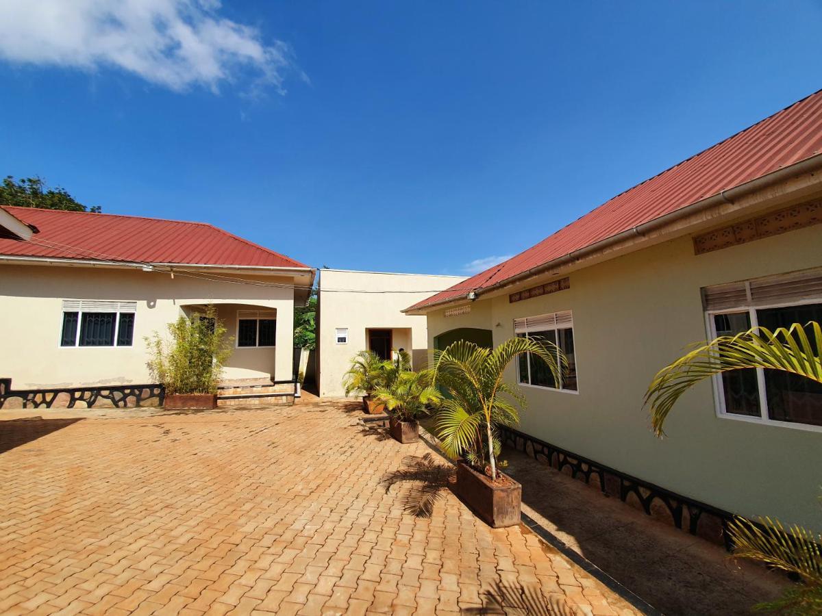Airport Unique Hotel Entebbe Exterior photo